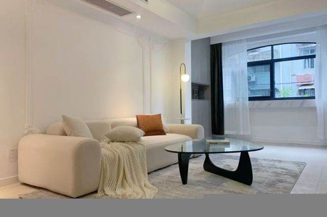 2BR Apartment near Xujiahui Metro