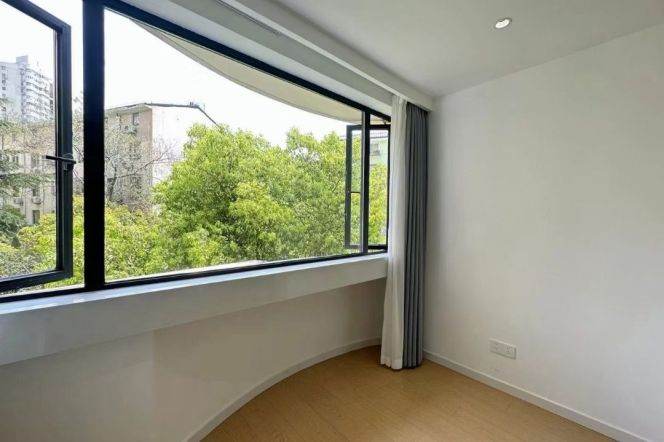2BR Apartment in Jing'an