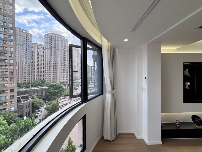 Housing image — Balcony
