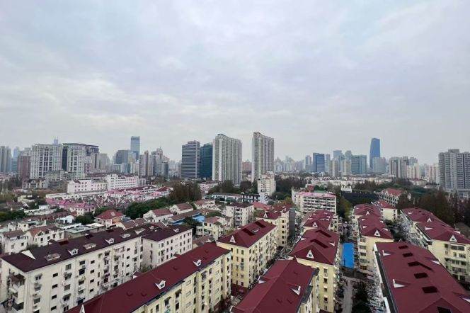 Spacious 2BR Apartment near Jiangsu Rd Metro (L2/L11)