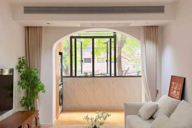 1BR Apartment in Jing'an (L2/L11)