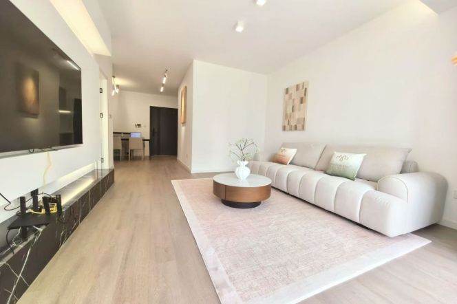2BR Apartment in Gubei (L2)