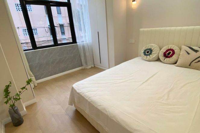 1BR Apartment near Zhongshan Park (L2/L11)