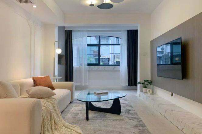 2BR Apartment near Xujiahui Metro