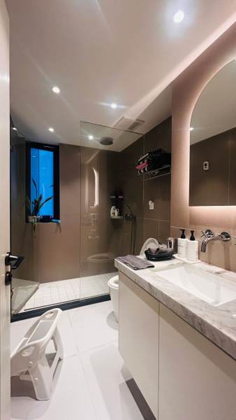 Housing image — Bathroom