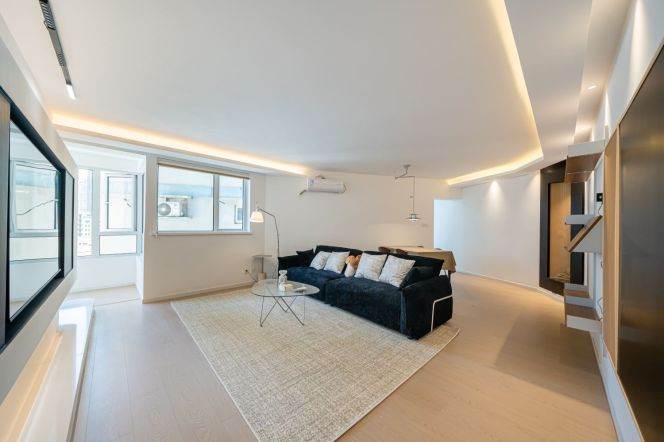 3BR Apartment in Jing'an (L2/L12/L13)