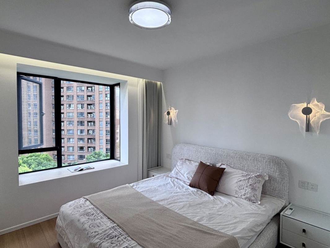 Housing image — Bedroom
