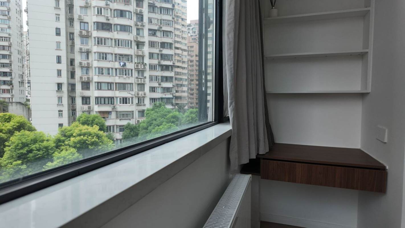 Housing image — Balcony