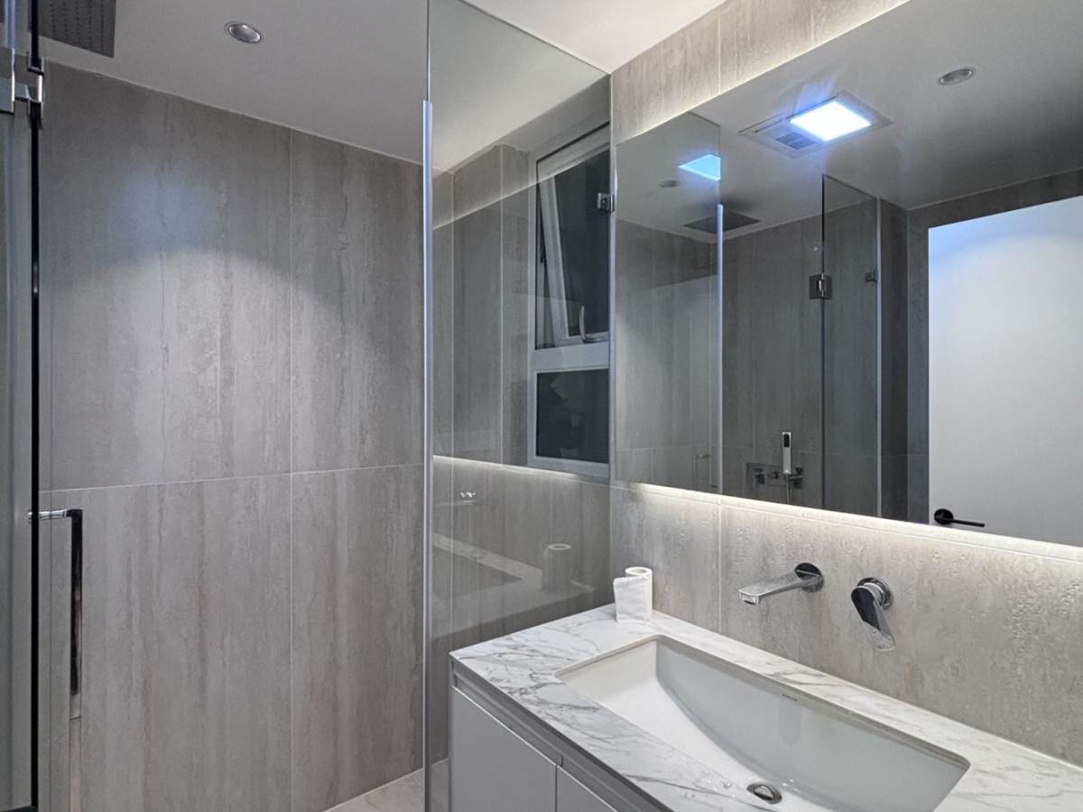Housing image — Bathroom