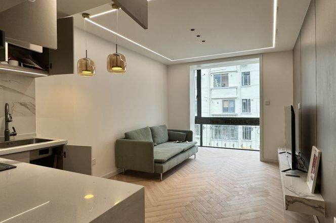 1BR Apartment in Old Xuhui (L10/L11)