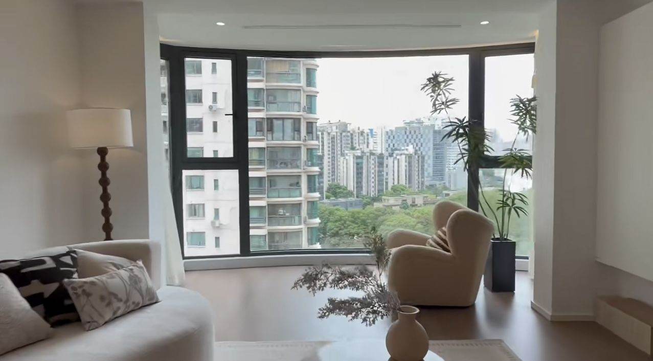 Housing image — Living Room