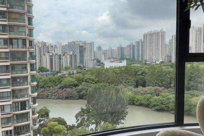 Spacious 3BR Apartment at Brilliant City with Outstanding View (L3/L4)