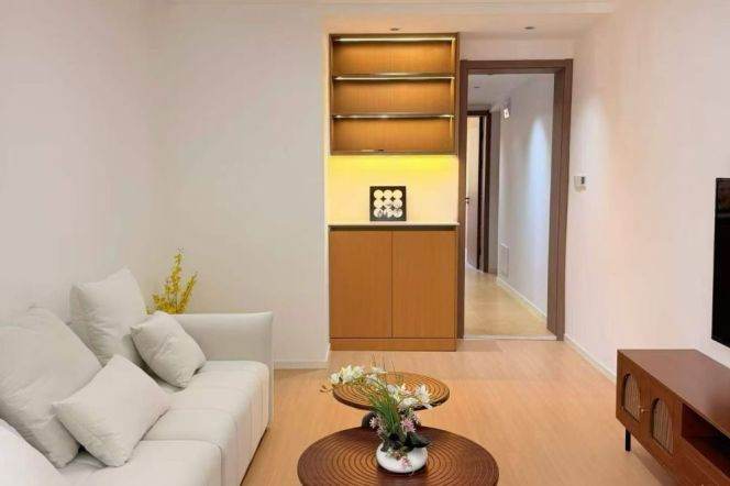 1BR Apartment in Jing'an (L2/L11)