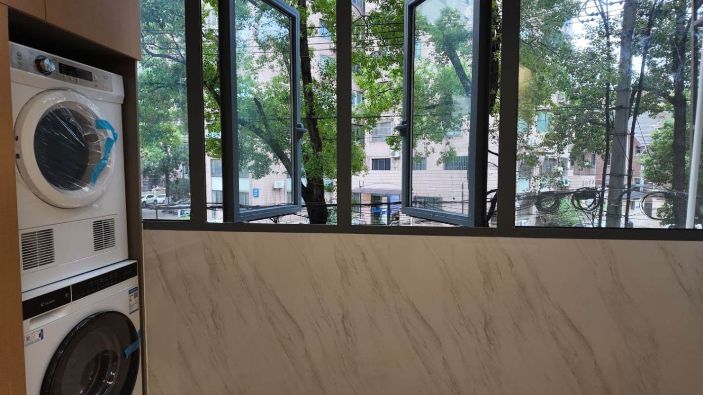 Housing image — Balcony