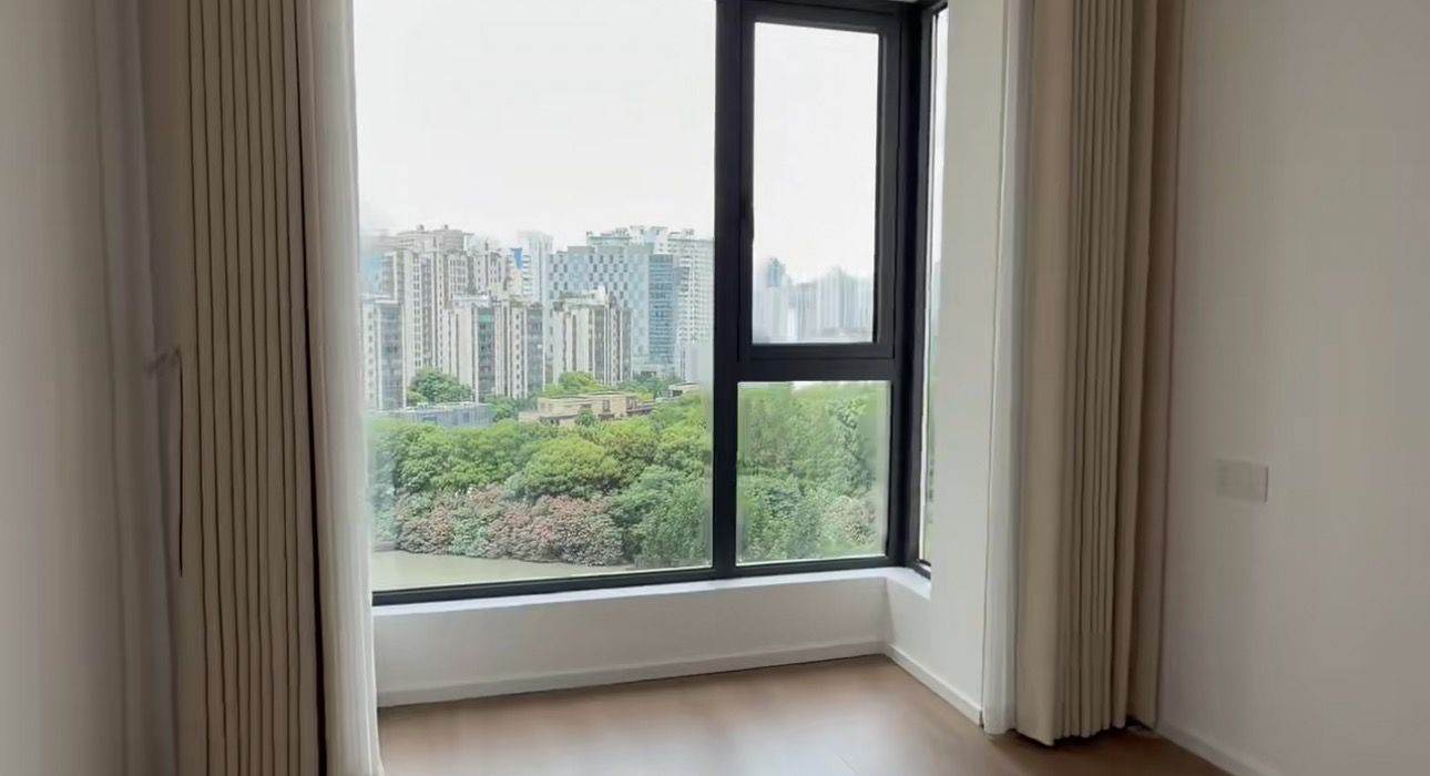 Housing image — Bedroom