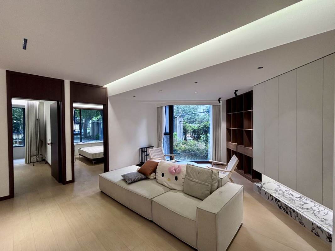 Housing image — Living Room