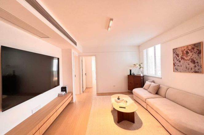 High-Floor 3BR Apartment near Caoyang Road Metro (L3/L4/L11/L14)