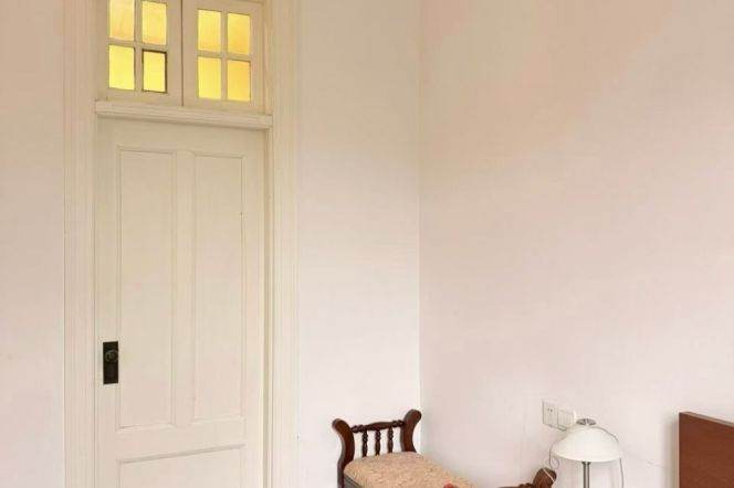 Spacious High-Ceiling 2BR Apartment near Xintiandi Metro with Outstanding View (L10/L13)
