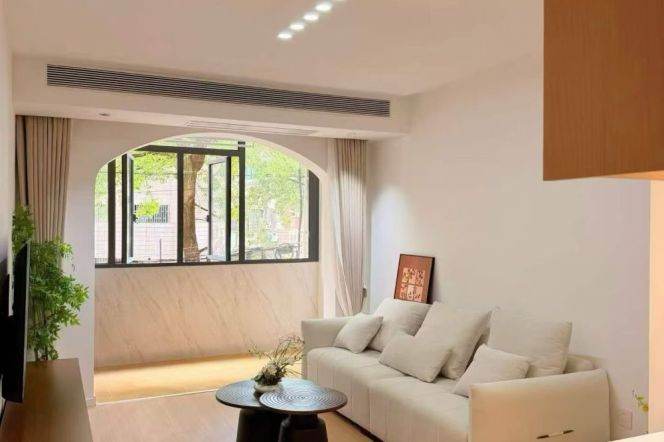 1BR Apartment near Jing'an Temple (L2/L11)