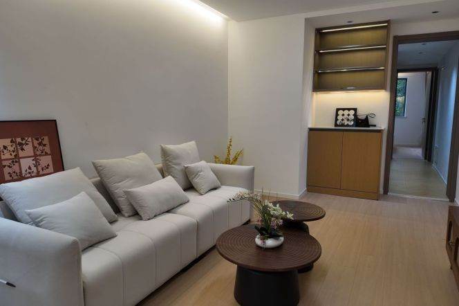 1BR Apartment in Jing'an (L2/L11)