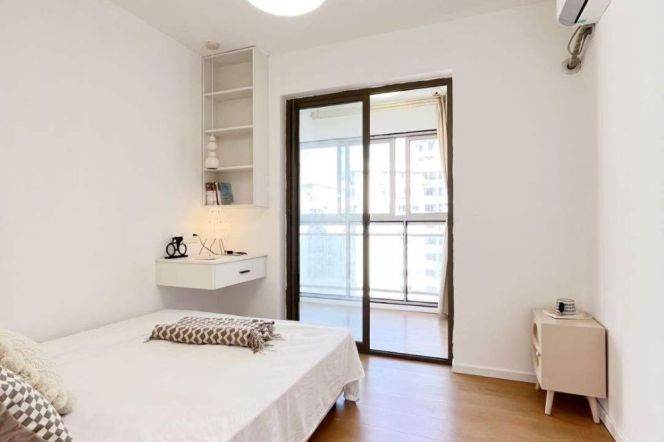 1BR Apartment in Xujiahui with Floor-to-Ceiling Windows (L1/L9/L11)