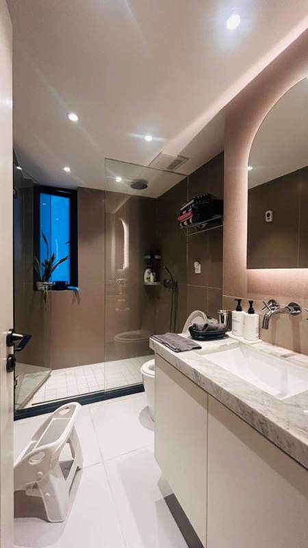 Housing image — Bathroom
