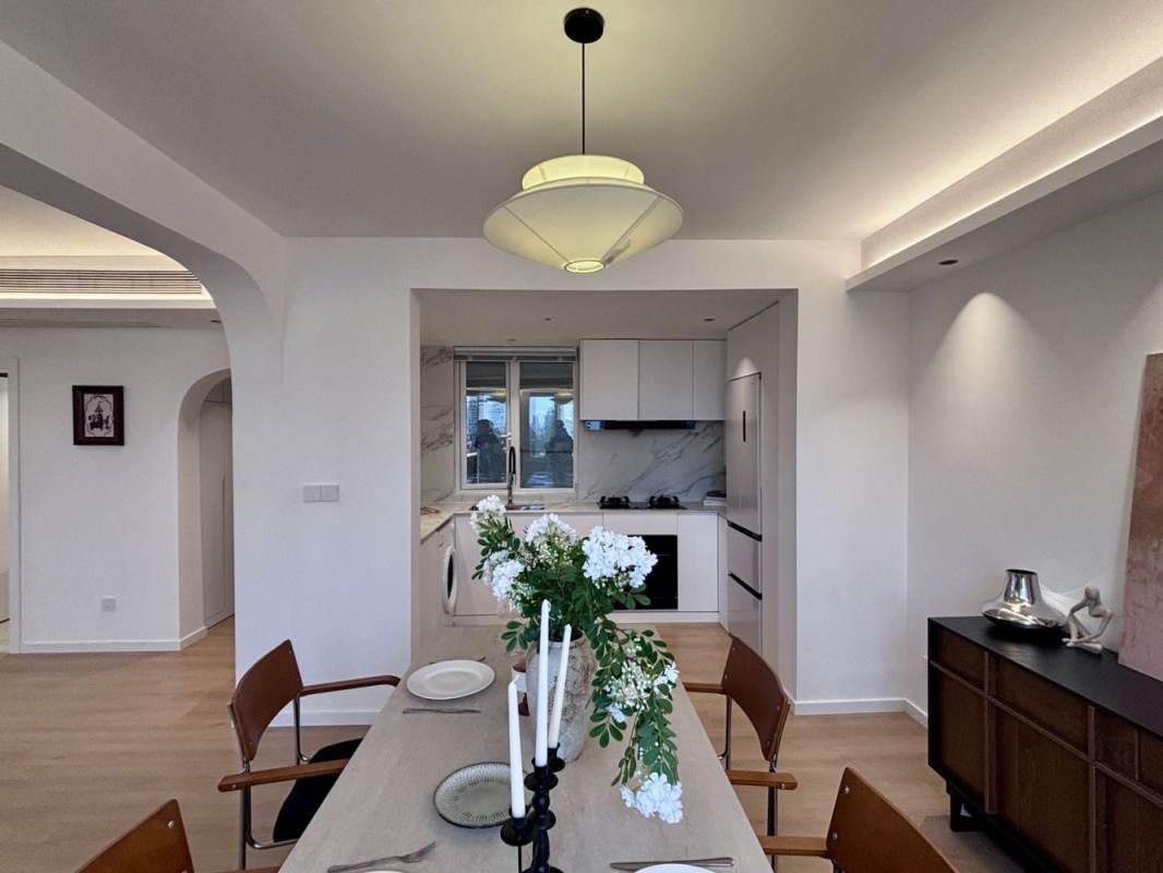 Housing image — Dining Area