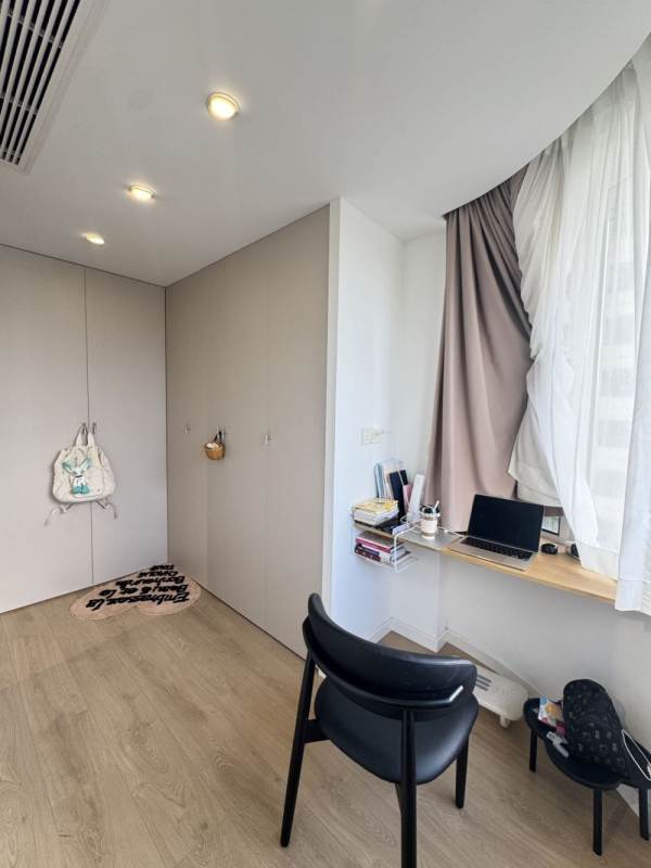 Housing image — Bedroom