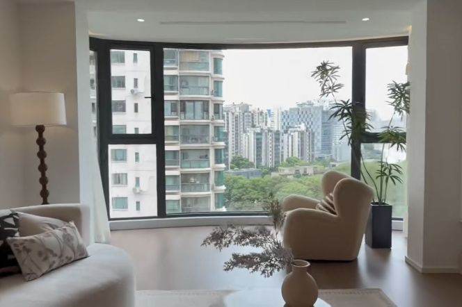 Spacious 3BR Apartment at Brilliant City with Outstanding View (L3/L4)