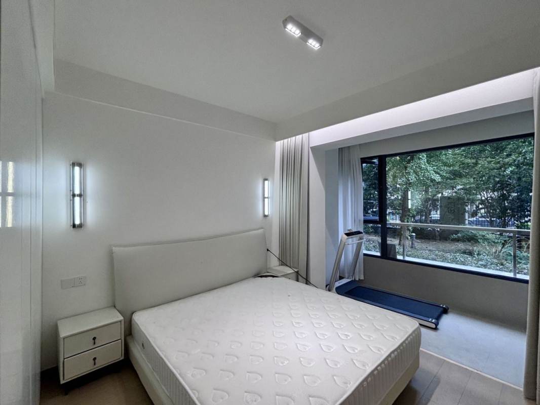 Housing image — Bedroom
