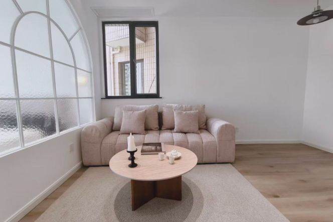 1BR Apartment in Old Xuhui (L9/L12)