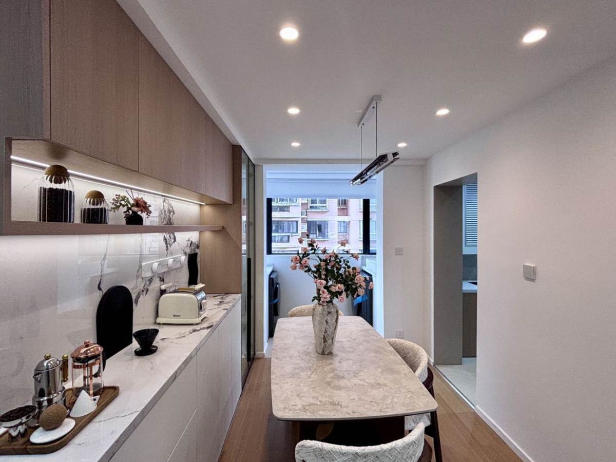 Housing image — Dining Area