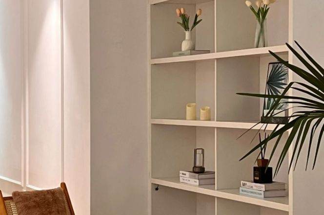 Spacious 2BR Apartment near West Yan'An Rd Metro