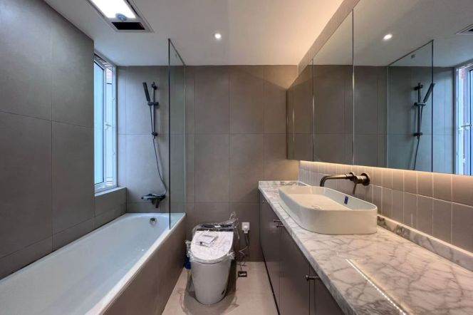 Spacious 2BR Apartment near Jiangsu Rd Metro (L2/L11)