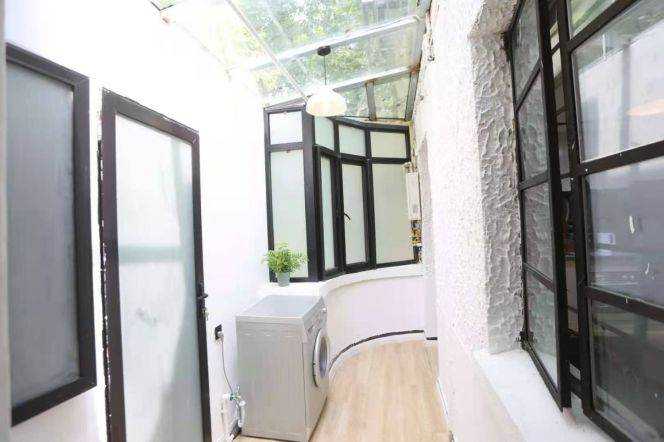 1BR Apartment in Xujiahui (L10/L11)