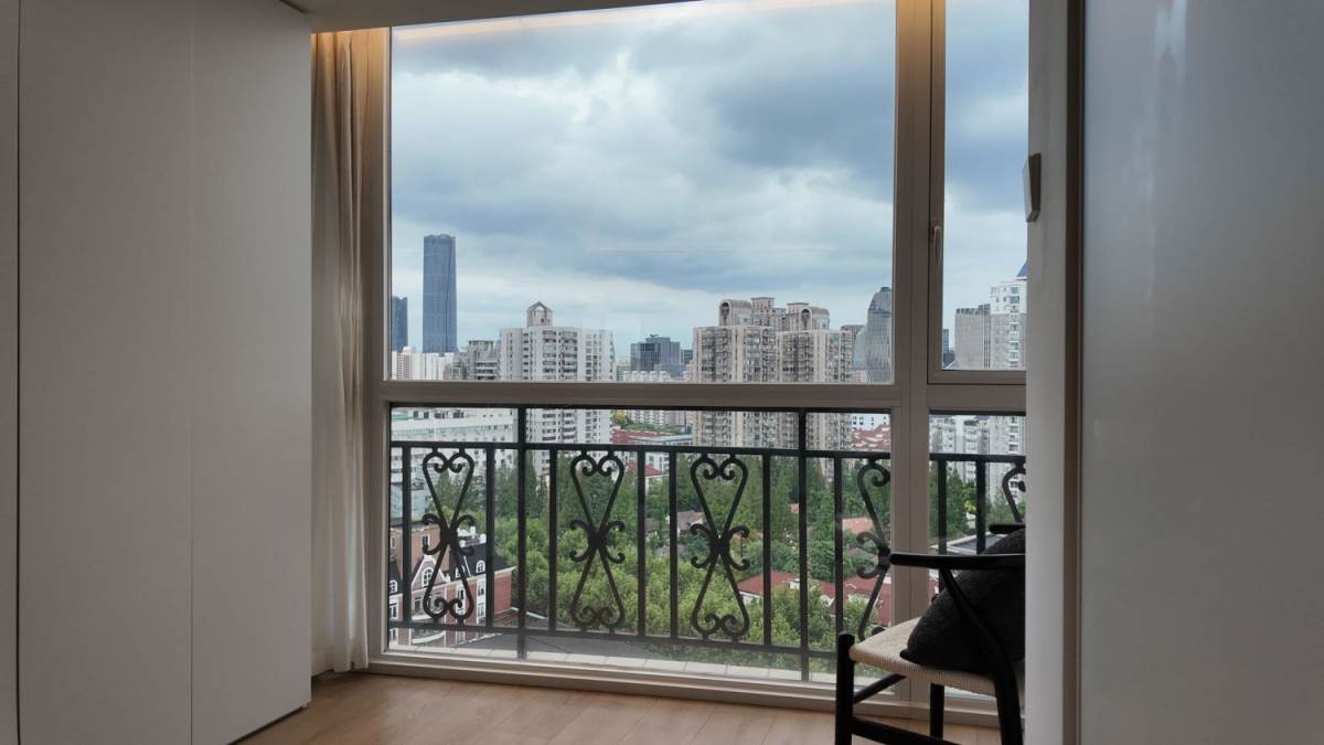 Housing image — Balcony