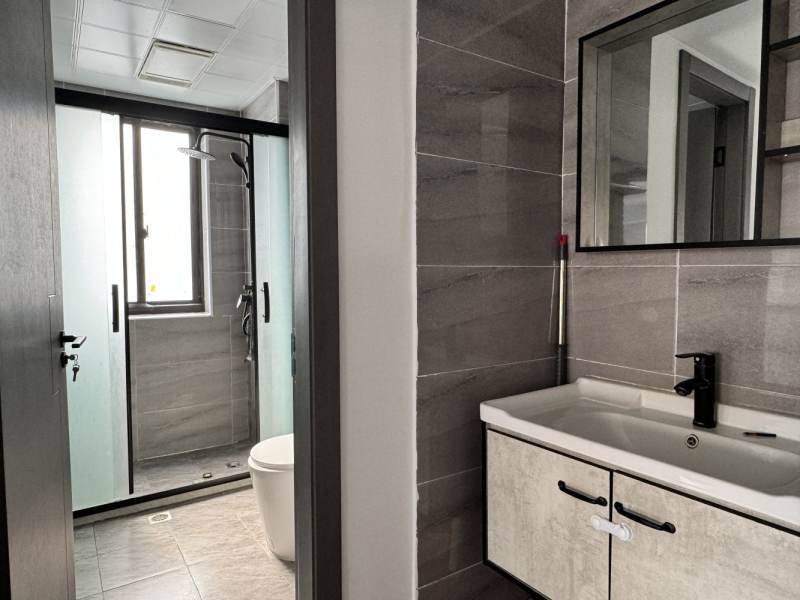 Housing image — Bathroom
