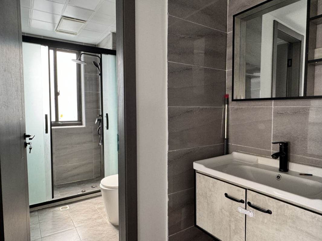 Housing image — Bathroom
