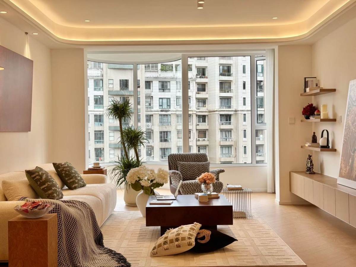 Housing image — Living Room