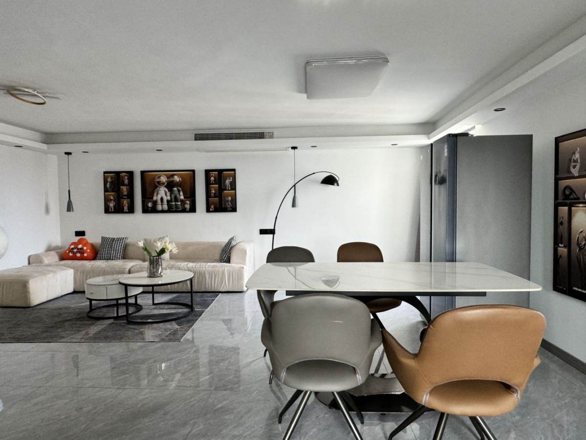 Housing image — Living Room