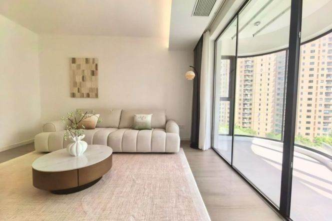 2BR Apartment in Gubei (L2)