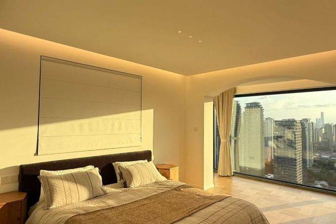 Spacious High-Ceiling 2BR Apartment near Jiangsu Rd Metro with Outstanding View (L2/L11)