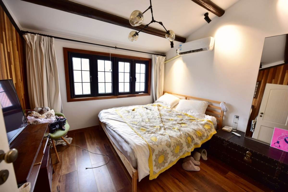 Housing image — Bedroom