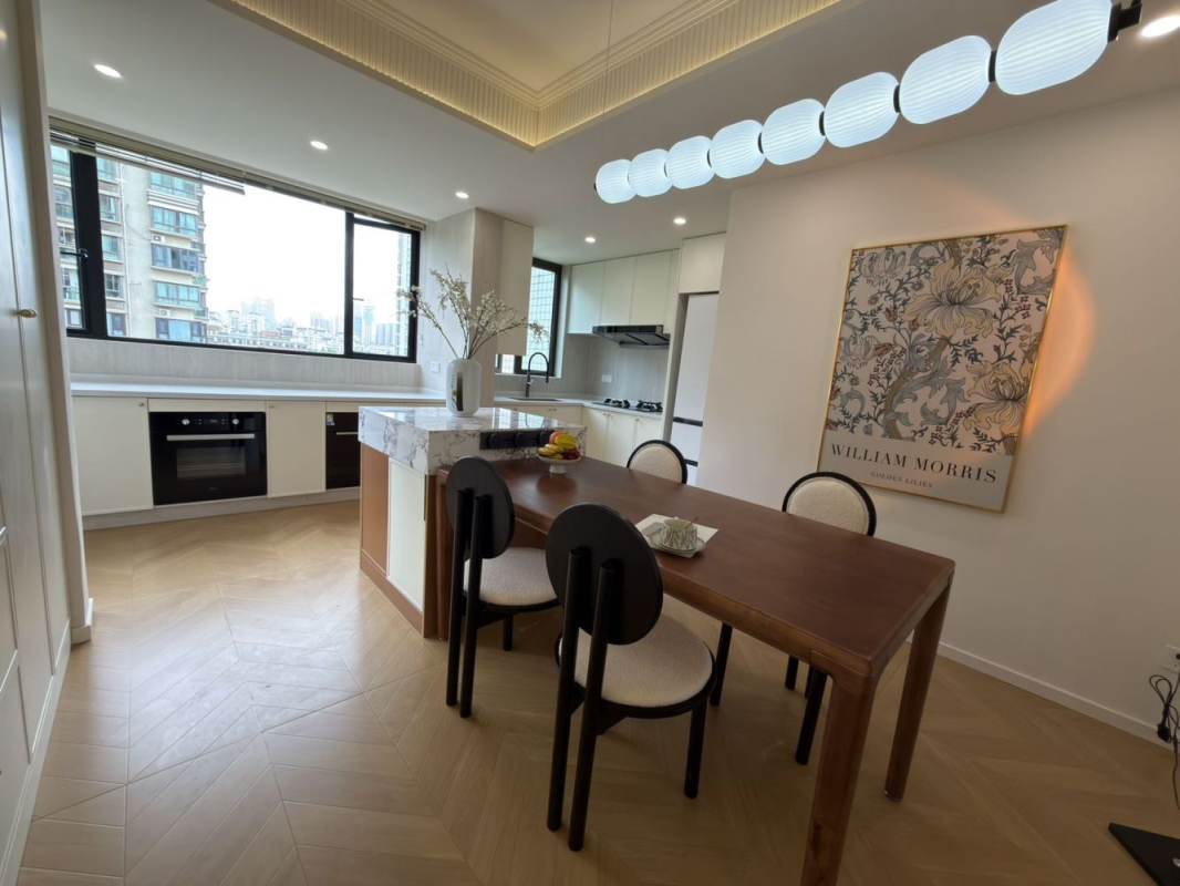 Housing image — Dining Area