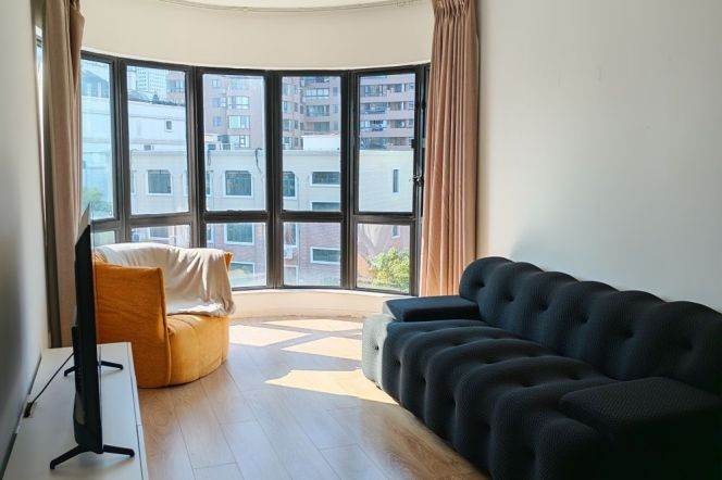 2BR Apartment in Old Xuhui with Floor-to-Ceiling Windows (L1/L10/L12)