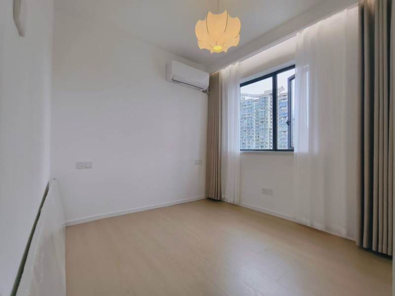Housing image — Bedroom
