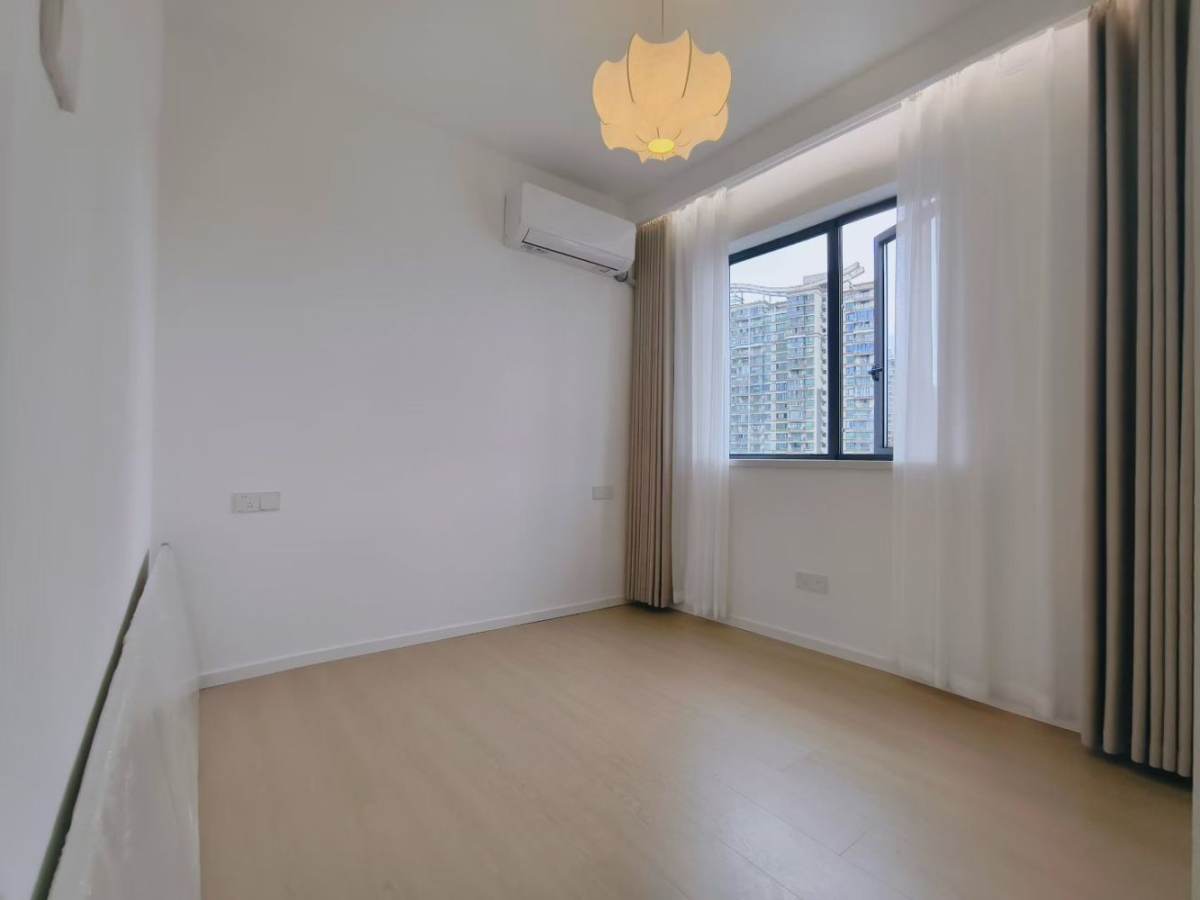 Housing image — Bedroom