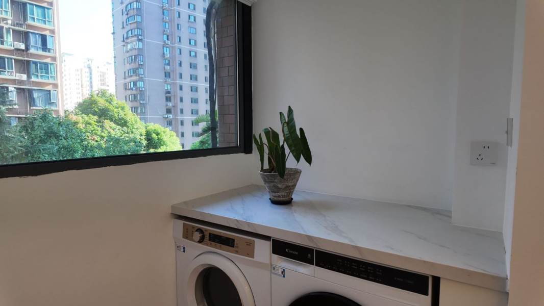 Housing image — Balcony