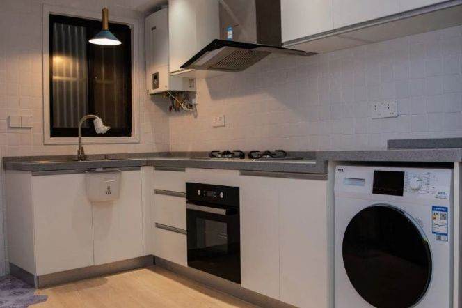 High-Ceiling 2BR Lane House in Old Xuhui with Terrace (L1/L10)