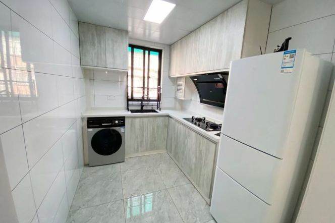2BR Apartment near Zhongshan Park (L2/L11)